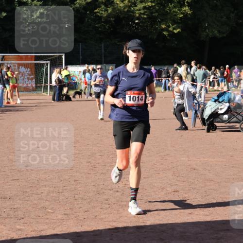 27.09.2026 - 35. Volkslauf durch das schöne Alstertal Strokosch-Dieckow http://msf.ph/oto/10586004 27.09.2026 11:54:16 Ziel 1013, 1014, 1518, 2119 meine-sportfotos.de