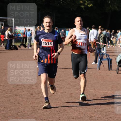 27.09.2026 - 35. Volkslauf durch das schöne Alstertal Strokosch-Dieckow http://msf.ph/oto/10586020 27.09.2026 11:54:12 Ziel 1014, 1518, 2119 meine-sportfotos.de