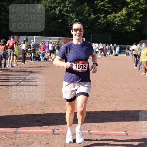 27.09.2026 - 35. Volkslauf durch das schöne Alstertal Strokosch-Dieckow http://msf.ph/oto/10586061 27.09.2026 11:53:39 Ziel 1012, 1498 meine-sportfotos.de