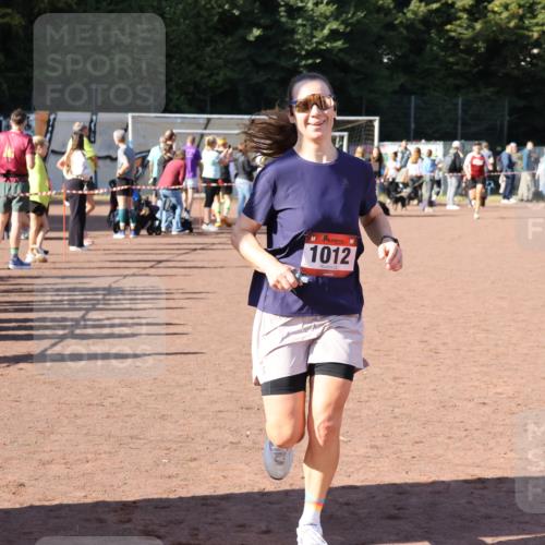 27.09.2026 - 35. Volkslauf durch das schöne Alstertal Strokosch-Dieckow http://msf.ph/oto/10586068 27.09.2026 11:53:39 Ziel 1012, 1498 meine-sportfotos.de