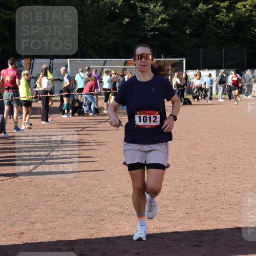 27.09.2026 - 35. Volkslauf durch das schöne Alstertal Strokosch-Dieckow http://msf.ph/oto/10586073 27.09.2026 11:53:38 Ziel 1012, 1498 meine-sportfotos.de