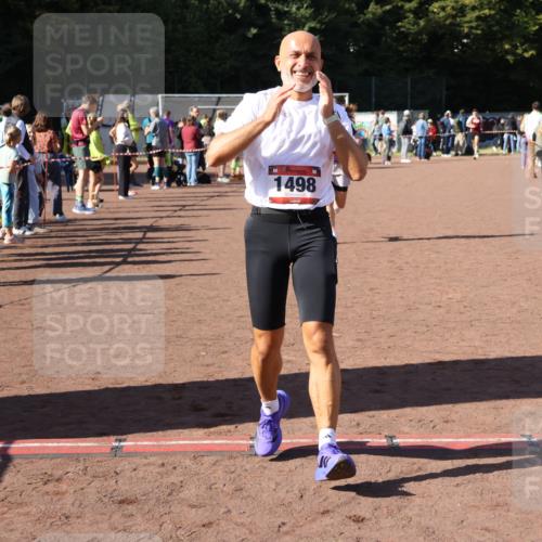 27.09.2026 - 35. Volkslauf durch das schöne Alstertal Strokosch-Dieckow http://msf.ph/oto/10586085 27.09.2026 11:53:35 Ziel 1012, 1498 meine-sportfotos.de