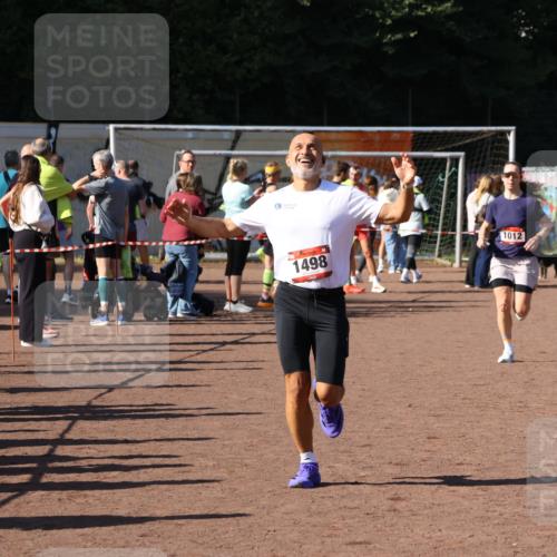 27.09.2026 - 35. Volkslauf durch das schöne Alstertal Strokosch-Dieckow http://msf.ph/oto/10586097 27.09.2026 11:53:33 Ziel 1012, 1498 meine-sportfotos.de