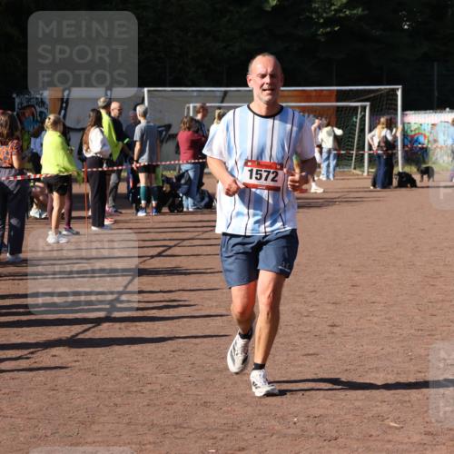 27.09.2026 - 35. Volkslauf durch das schöne Alstertal Strokosch-Dieckow http://msf.ph/oto/10586117 27.09.2026 11:53:21 Ziel 1572 meine-sportfotos.de
