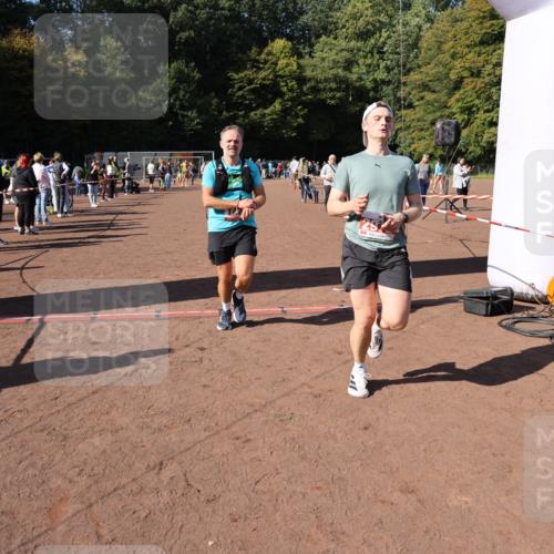 27.09.2026 - 35. Volkslauf durch das schöne Alstertal Strokosch-Dieckow http://msf.ph/oto/10586124 27.09.2026 11:53:02 Ziel 1474, 1552, 2470, 2972 meine-sportfotos.de