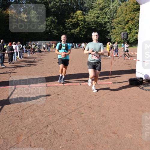 27.09.2026 - 35. Volkslauf durch das schöne Alstertal Strokosch-Dieckow http://msf.ph/oto/10586129 27.09.2026 11:53:02 Ziel 1474, 1552, 2470, 2972 meine-sportfotos.de