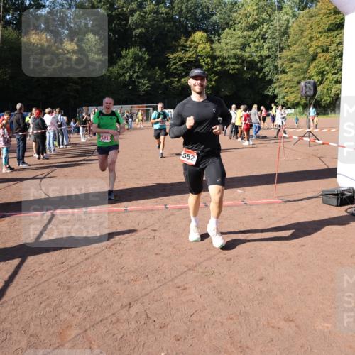 27.09.2026 - 35. Volkslauf durch das schöne Alstertal Strokosch-Dieckow http://msf.ph/oto/10586137 27.09.2026 11:52:59 Ziel 1474, 1552, 2470, 2972 meine-sportfotos.de