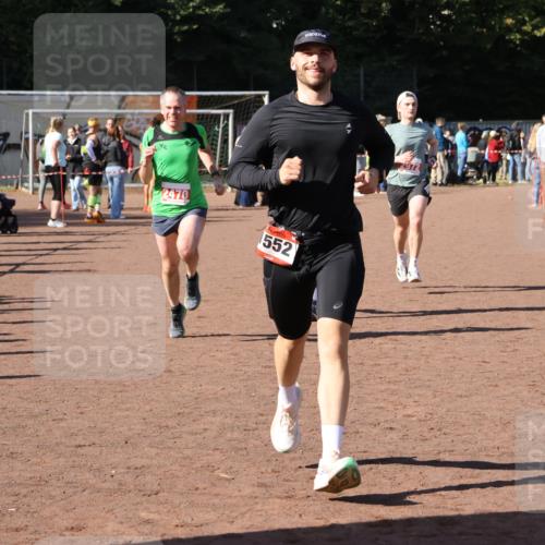27.09.2026 - 35. Volkslauf durch das schöne Alstertal Strokosch-Dieckow http://msf.ph/oto/10586142 27.09.2026 11:52:58 Ziel 1474, 1552, 2470, 2972 meine-sportfotos.de