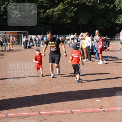 27.09.2026 - 35. Volkslauf durch das schöne Alstertal Strokosch-Dieckow http://msf.ph/oto/10586167 27.09.2026 11:52:48 Ziel 1526, 3154 meine-sportfotos.de