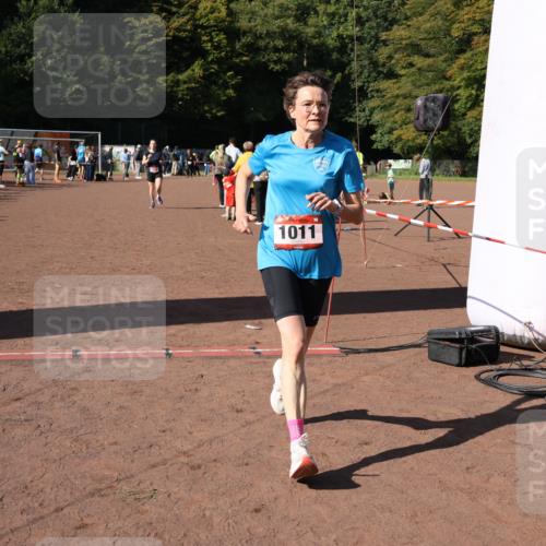 27.09.2026 - 35. Volkslauf durch das schöne Alstertal Strokosch-Dieckow http://msf.ph/oto/10586210 27.09.2026 11:52:22 Ziel 1008, 1011 meine-sportfotos.de