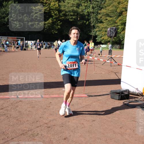 27.09.2026 - 35. Volkslauf durch das schöne Alstertal Strokosch-Dieckow http://msf.ph/oto/10586212 27.09.2026 11:52:22 Ziel 1008, 1011 meine-sportfotos.de