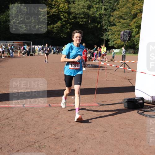 27.09.2026 - 35. Volkslauf durch das schöne Alstertal Strokosch-Dieckow http://msf.ph/oto/10586215 27.09.2026 11:52:22 Ziel 1008, 1011 meine-sportfotos.de