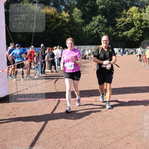 27.09.2026 - 35. Volkslauf durch das schöne Alstertal Strokosch-Dieckow http://msf.ph/oto/10586226 27.09.2026 11:51:56 Ziel 3074, 3075 meine-sportfotos.de