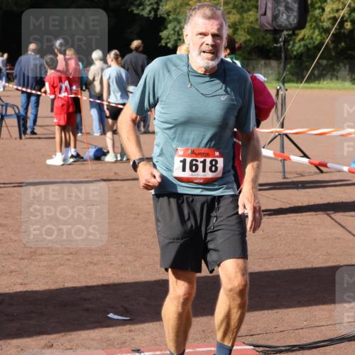 27.09.2026 - 35. Volkslauf durch das schöne Alstertal Strokosch-Dieckow http://msf.ph/oto/10586256 27.09.2026 12:11:55 Ziel 1595, 1618, 2957 meine-sportfotos.de