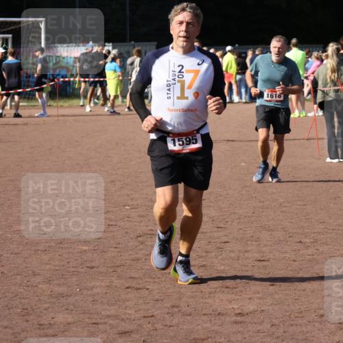 27.09.2026 - 35. Volkslauf durch das schöne Alstertal Strokosch-Dieckow http://msf.ph/oto/10586259 27.09.2026 12:11:49 Ziel 1595, 1618 meine-sportfotos.de