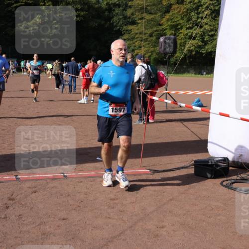 27.09.2026 - 35. Volkslauf durch das schöne Alstertal Strokosch-Dieckow http://msf.ph/oto/10586290 27.09.2026 12:11:35 Ziel 1051, 1597, 2081, 2145, 2251, 2490 meine-sportfotos.de