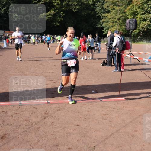 27.09.2026 - 35. Volkslauf durch das schöne Alstertal Strokosch-Dieckow http://msf.ph/oto/10586303 27.09.2026 12:11:26 Ziel 1051, 1610, 2380, 2381, 2463 meine-sportfotos.de
