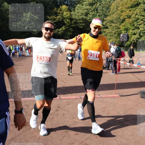 27.09.2026 - 35. Volkslauf durch das schöne Alstertal Strokosch-Dieckow http://msf.ph/oto/10586308 27.09.2026 12:11:24 Ziel 1051, 1124, 1594, 1610, 2380, 2381, 2463 meine-sportfotos.de