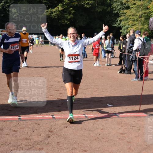27.09.2026 - 35. Volkslauf durch das schöne Alstertal Strokosch-Dieckow http://msf.ph/oto/10586330 27.09.2026 12:11:21 Ziel 1124, 1594, 2380, 2381, 2463 meine-sportfotos.de