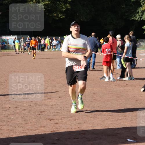 27.09.2026 - 35. Volkslauf durch das schöne Alstertal Strokosch-Dieckow http://msf.ph/oto/10586366 27.09.2026 12:11:03 Ziel 1601, 2421 meine-sportfotos.de