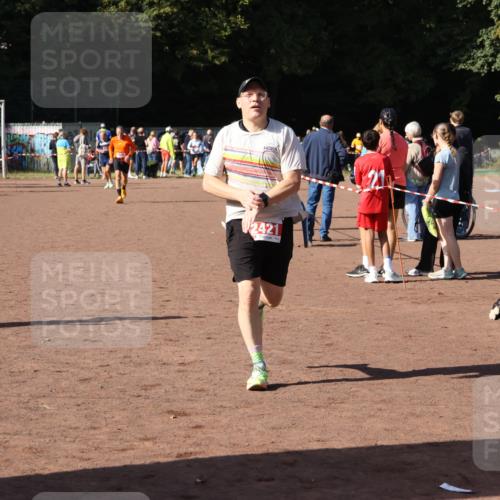 27.09.2026 - 35. Volkslauf durch das schöne Alstertal Strokosch-Dieckow http://msf.ph/oto/10586368 27.09.2026 12:11:03 Ziel 1601, 2421 meine-sportfotos.de