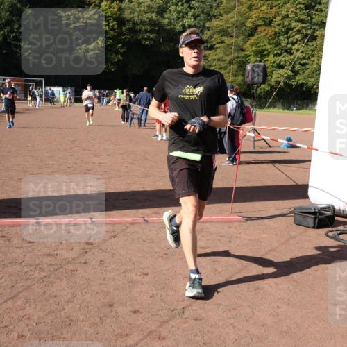 27.09.2026 - 35. Volkslauf durch das schöne Alstertal Strokosch-Dieckow http://msf.ph/oto/10586370 27.09.2026 12:10:59 Ziel 1601, 2421, 2436, 2479 meine-sportfotos.de