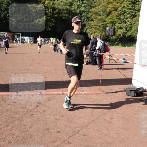 27.09.2026 - 35. Volkslauf durch das schöne Alstertal Strokosch-Dieckow http://msf.ph/oto/10586373 27.09.2026 12:10:58 Ziel 1601, 2421, 2436, 2479 meine-sportfotos.de