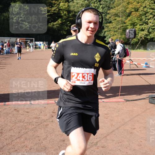 27.09.2026 - 35. Volkslauf durch das schöne Alstertal Strokosch-Dieckow http://msf.ph/oto/10586374 27.09.2026 12:10:58 Ziel 1601, 2421, 2436, 2479 meine-sportfotos.de