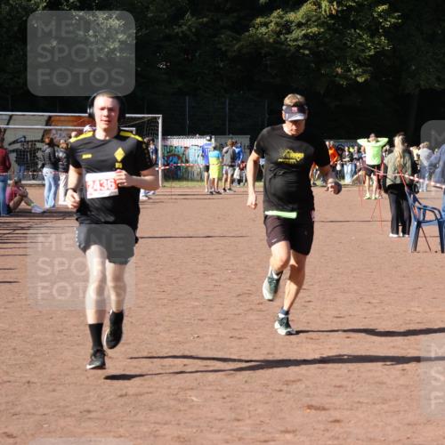 27.09.2026 - 35. Volkslauf durch das schöne Alstertal Strokosch-Dieckow http://msf.ph/oto/10586383 27.09.2026 12:10:56 Ziel 2072, 2421, 2436, 2479 meine-sportfotos.de