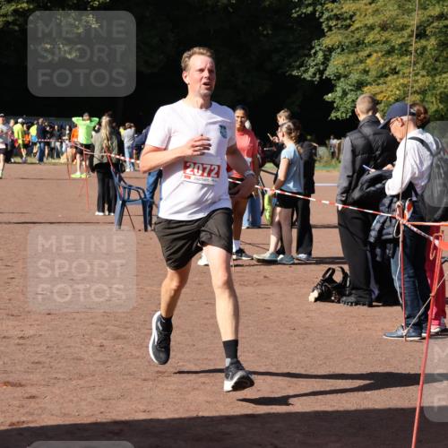 27.09.2026 - 35. Volkslauf durch das schöne Alstertal Strokosch-Dieckow http://msf.ph/oto/10586387 27.09.2026 12:10:53 Ziel 2072, 2436, 2479 meine-sportfotos.de