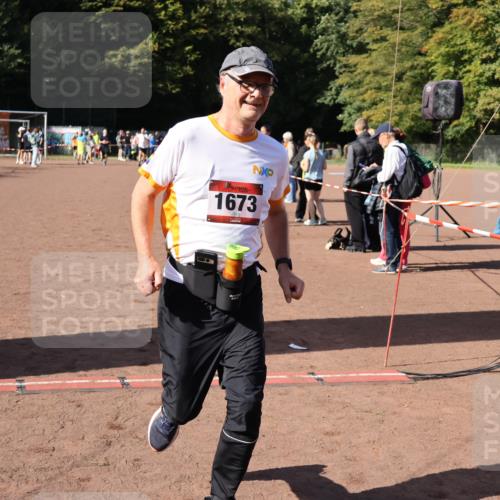 27.09.2026 - 35. Volkslauf durch das schöne Alstertal Strokosch-Dieckow http://msf.ph/oto/10586399 27.09.2026 12:10:43 Ziel 1673 meine-sportfotos.de