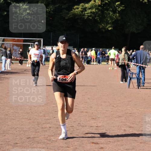 27.09.2026 - 35. Volkslauf durch das schöne Alstertal Strokosch-Dieckow http://msf.ph/oto/10586409 27.09.2026 12:10:36 Ziel 1047, 1673 meine-sportfotos.de
