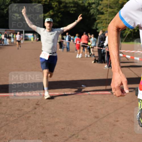 27.09.2026 - 35. Volkslauf durch das schöne Alstertal Strokosch-Dieckow http://msf.ph/oto/10586430 27.09.2026 12:10:22 Ziel 1077, 1568, 1607, 1754, 2418, 2420 meine-sportfotos.de