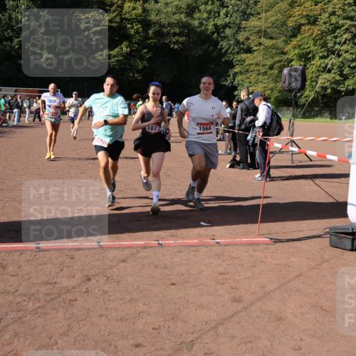 27.09.2026 - 35. Volkslauf durch das schöne Alstertal Strokosch-Dieckow http://msf.ph/oto/10586455 27.09.2026 12:10:18 Ziel 1040, 1049, 1077, 1116, 1568, 1607, 2418, 2420 meine-sportfotos.de