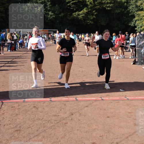 27.09.2026 - 35. Volkslauf durch das schöne Alstertal Strokosch-Dieckow http://msf.ph/oto/10586461 27.09.2026 12:10:15 Ziel 1040, 1049, 1077, 1116, 1568, 1607, 2418, 2420, 2439 meine-sportfotos.de