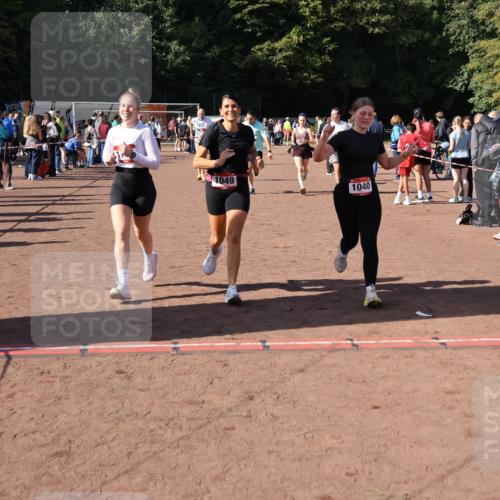 27.09.2026 - 35. Volkslauf durch das schöne Alstertal Strokosch-Dieckow http://msf.ph/oto/10586462 27.09.2026 12:10:15 Ziel 1040, 1049, 1077, 1116, 1568, 1607, 2418, 2420, 2439 meine-sportfotos.de