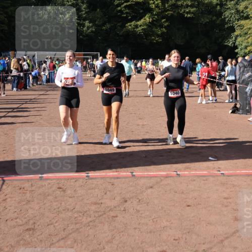 27.09.2026 - 35. Volkslauf durch das schöne Alstertal Strokosch-Dieckow http://msf.ph/oto/10586464 27.09.2026 12:10:15 Ziel 1040, 1049, 1077, 1116, 1568, 1607, 2418, 2420, 2439 meine-sportfotos.de