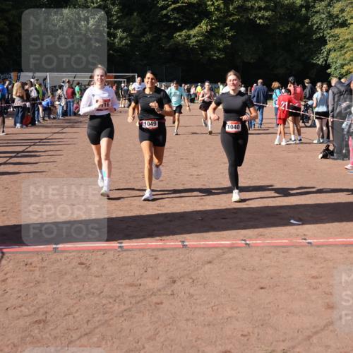 27.09.2026 - 35. Volkslauf durch das schöne Alstertal Strokosch-Dieckow http://msf.ph/oto/10586467 27.09.2026 12:10:14 Ziel 1040, 1049, 1077, 1116, 1568, 1607, 2328, 2418, 2420, 2439 meine-sportfotos.de