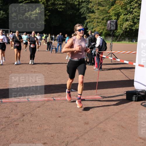 27.09.2026 - 35. Volkslauf durch das schöne Alstertal Strokosch-Dieckow http://msf.ph/oto/10586474 27.09.2026 12:10:13 Ziel 1040, 1049, 1077, 1116, 1568, 1607, 2328, 2420, 2439 meine-sportfotos.de