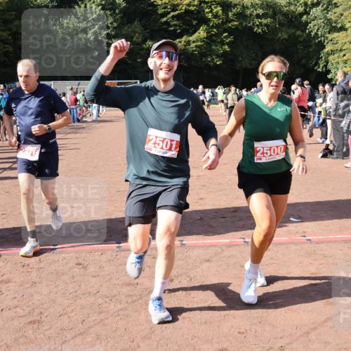 27.09.2026 - 35. Volkslauf durch das schöne Alstertal Strokosch-Dieckow http://msf.ph/oto/10586480 27.09.2026 12:10:04 Ziel 2328, 2367, 2376, 2431, 2500, 2501 meine-sportfotos.de