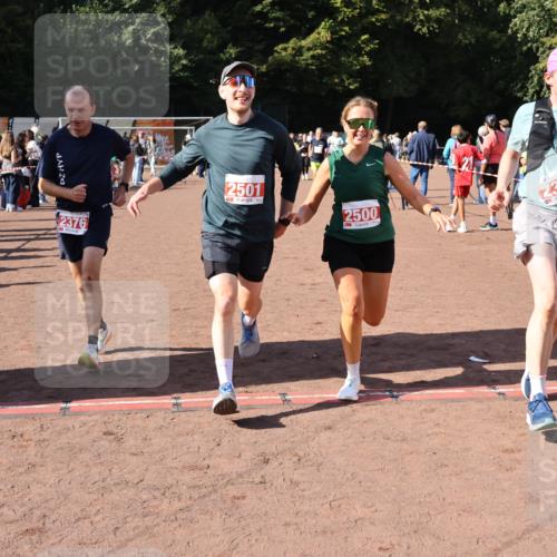 27.09.2026 - 35. Volkslauf durch das schöne Alstertal Strokosch-Dieckow http://msf.ph/oto/10586487 27.09.2026 12:10:04 Ziel 2328, 2367, 2376, 2431, 2500, 2501 meine-sportfotos.de