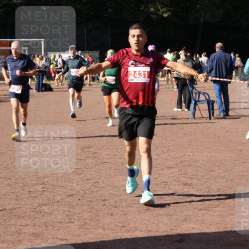 27.09.2026 - 35. Volkslauf durch das schöne Alstertal Strokosch-Dieckow http://msf.ph/oto/10586502 27.09.2026 12:10:00 Ziel 2367, 2376, 2431, 2500, 2501 meine-sportfotos.de