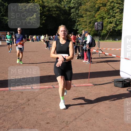 27.09.2026 - 35. Volkslauf durch das schöne Alstertal Strokosch-Dieckow http://msf.ph/oto/10586527 27.09.2026 12:09:41 Ziel 2294, 2417, 2969 meine-sportfotos.de