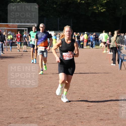 27.09.2026 - 35. Volkslauf durch das schöne Alstertal Strokosch-Dieckow http://msf.ph/oto/10586538 27.09.2026 12:09:39 Ziel 2294, 2417, 2969 meine-sportfotos.de