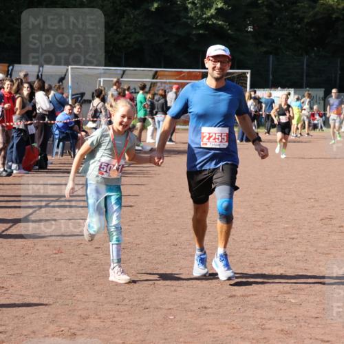 27.09.2026 - 35. Volkslauf durch das schöne Alstertal Strokosch-Dieckow http://msf.ph/oto/10586555 27.09.2026 12:09:32 Ziel 2255, 2294 meine-sportfotos.de