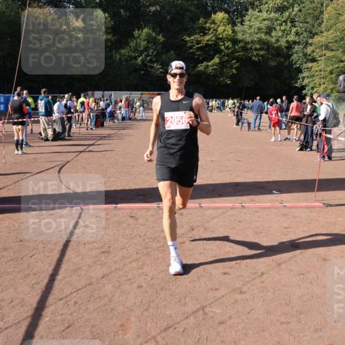 27.09.2026 - 35. Volkslauf durch das schöne Alstertal Strokosch-Dieckow http://msf.ph/oto/10586579 27.09.2026 12:09:02 Ziel 1062, 2056 meine-sportfotos.de