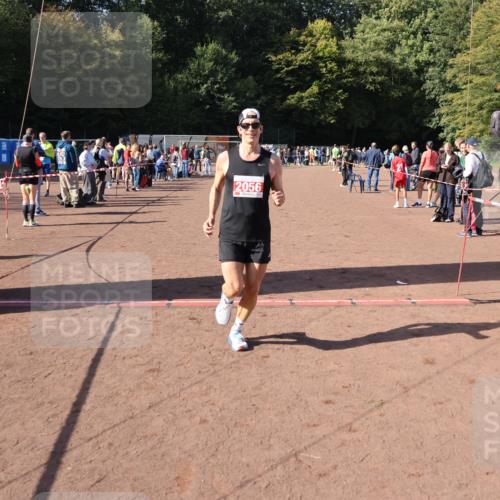 27.09.2026 - 35. Volkslauf durch das schöne Alstertal Strokosch-Dieckow http://msf.ph/oto/10586583 27.09.2026 12:09:01 Ziel 1062, 2056 meine-sportfotos.de