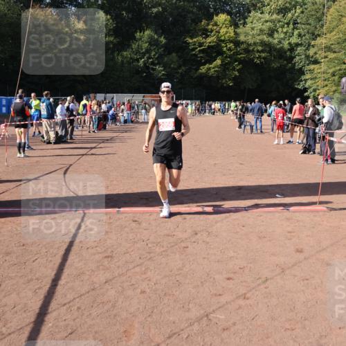 27.09.2026 - 35. Volkslauf durch das schöne Alstertal Strokosch-Dieckow http://msf.ph/oto/10586590 27.09.2026 12:09:01 Ziel 1062, 2056 meine-sportfotos.de