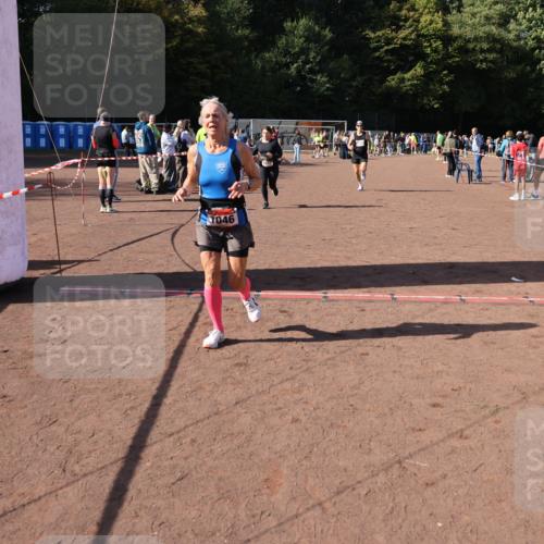 27.09.2026 - 35. Volkslauf durch das schöne Alstertal Strokosch-Dieckow http://msf.ph/oto/10586596 27.09.2026 12:08:57 Ziel 1046, 1062, 2014, 2056, 2273, 2409 meine-sportfotos.de