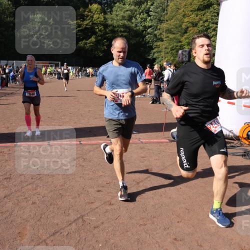 27.09.2026 - 35. Volkslauf durch das schöne Alstertal Strokosch-Dieckow http://msf.ph/oto/10586598 27.09.2026 12:08:56 Ziel 1046, 1062, 2014, 2056, 2273, 2409 meine-sportfotos.de